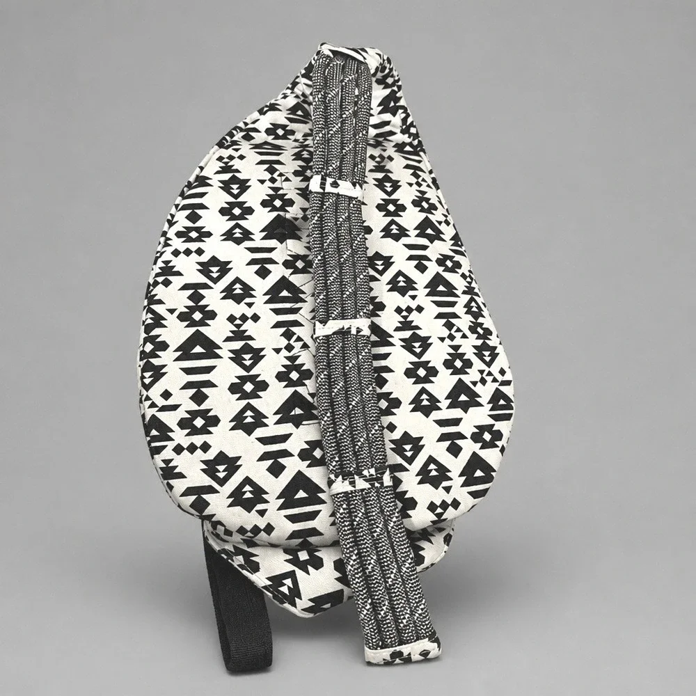 KAVU Rope Bag Sling Backpack Cream Black Geometric Tribal Print Canvas OS - Picture 3 of 4